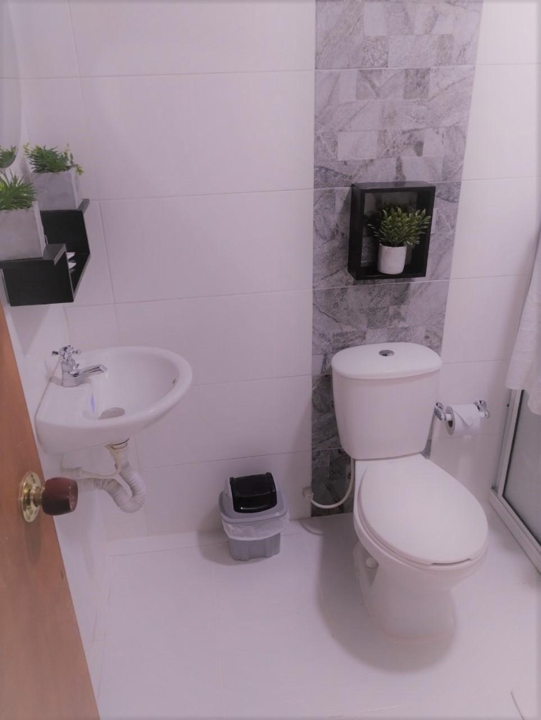Baño habitación Quíntuple