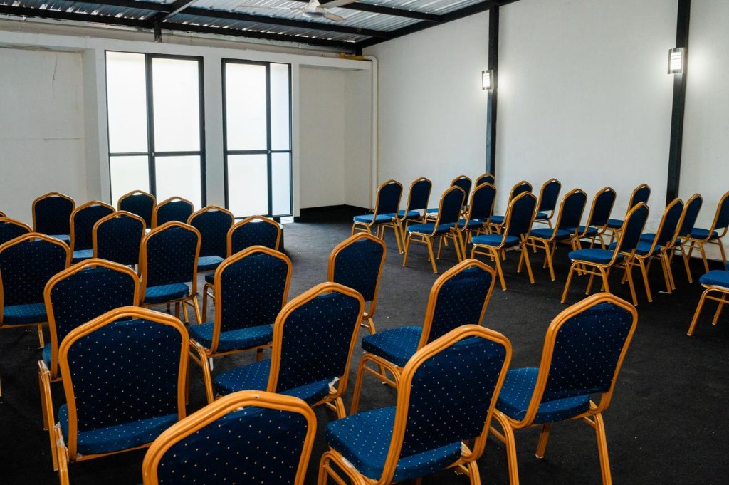 Salón para reuniones y charlas del Hotel BLH